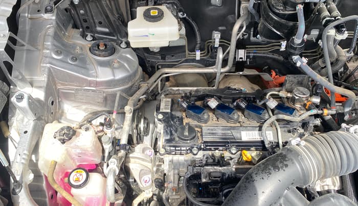 2023 Maruti Invicto ZETA PLUS 8 STR STRONG HYBRID, Hybrid, Automatic, 17,305 km, Engine View - Right
