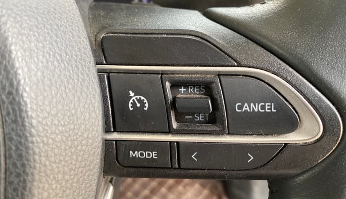 2023 Maruti Invicto ZETA PLUS 8 STR STRONG HYBRID, Hybrid, Automatic, 17,305 km, Adaptive Cruise Control