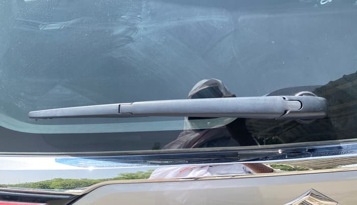 2023 Maruti Invicto ZETA PLUS 8 STR STRONG HYBRID, Hybrid, Automatic, 17,305 km, Rear Wiper