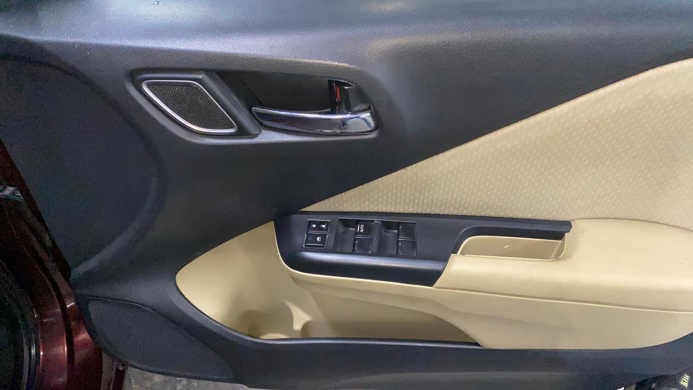 2018 Honda City 1.5L I-DTEC V, Diesel, Manual, 48,985 km, Driver Side Door Panels Control