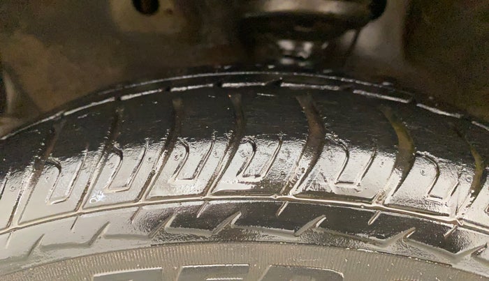 2017 Maruti Wagon R 1.0 VXI AMT, Petrol, Automatic, 22,946 km, Left Front Tyre Tread