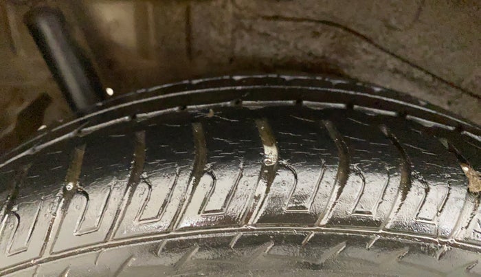 2017 Maruti Wagon R 1.0 VXI AMT, Petrol, Automatic, 22,946 km, Right Rear Tyre Tread