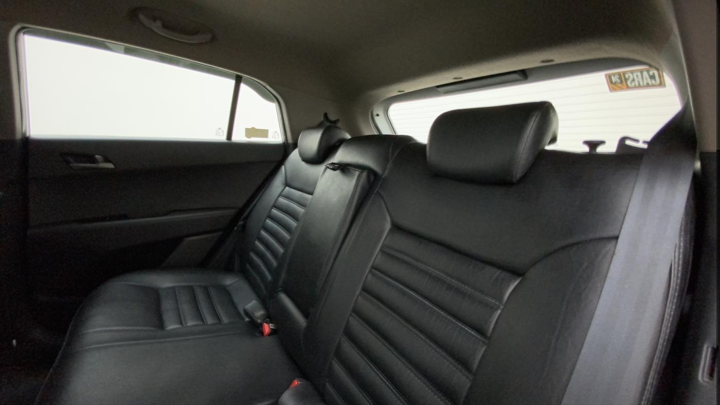 2017 Hyundai Creta SX PLUS 1.6 PETROL, Petrol, Manual, 68,811 km, Right Side Rear Door Cabin