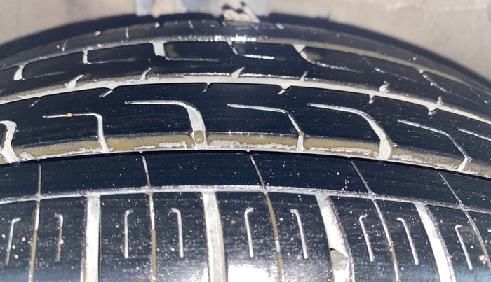 2016 Maruti Celerio VXI, Petrol, Manual, 50,128 km, Right Front Tyre Tread