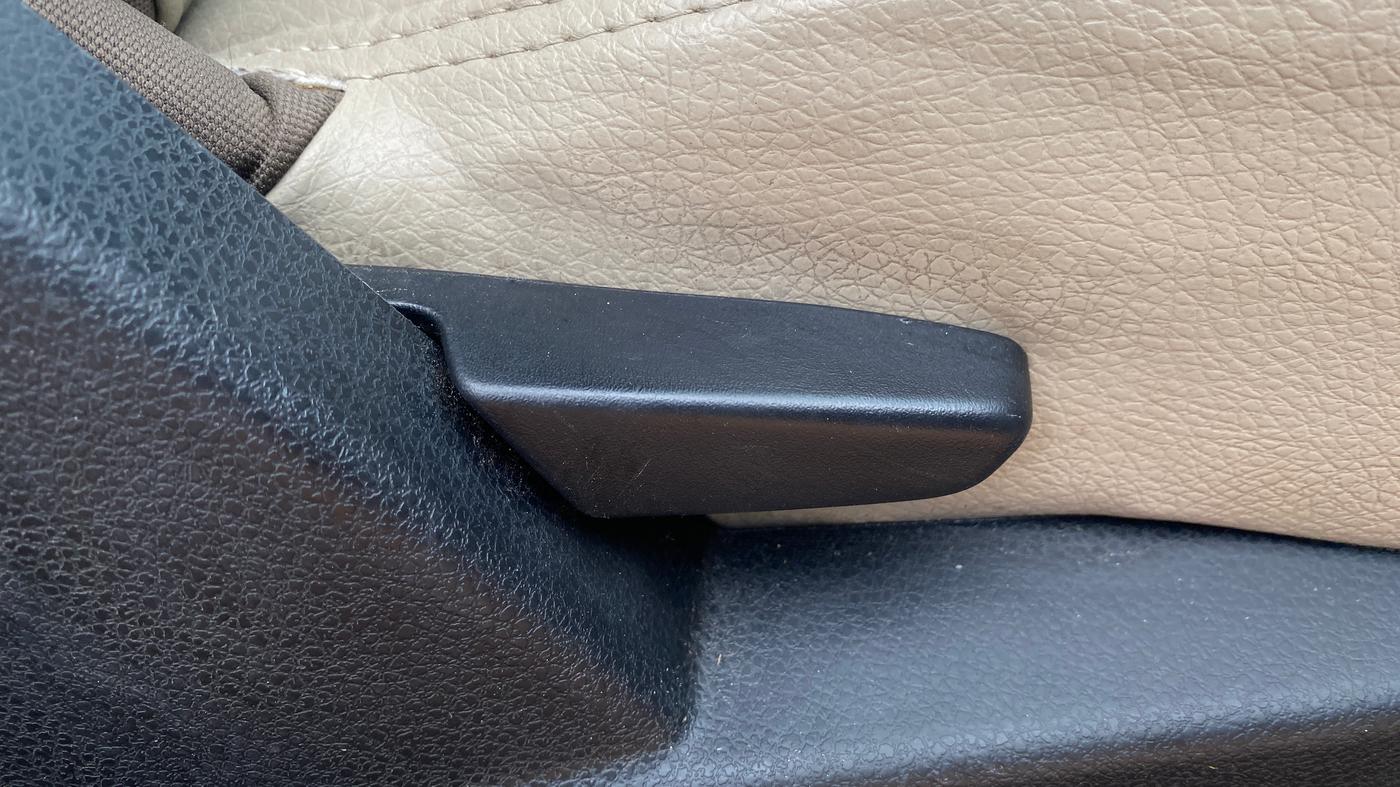 2019 Renault Duster 85 PS RXS MT DIESEL, Diesel, Manual, 78,077 km, Driver Side Adjustment Panel