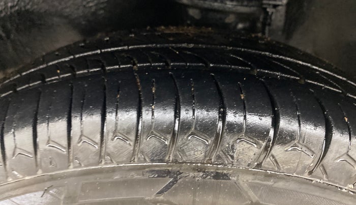 2018 Maruti Alto 800 LXI, Petrol, Manual, 1,04,398 km, Left Front Tyre Tread
