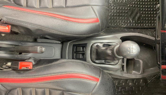 2018 Maruti Alto 800 LXI, Petrol, Manual, 1,04,398 km, Gear Lever