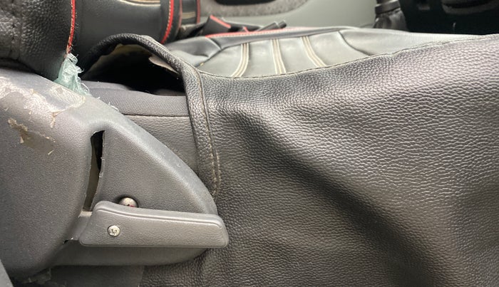 2018 Maruti Alto 800 LXI, Petrol, Manual, 1,04,398 km, Driver Side Adjustment Panel