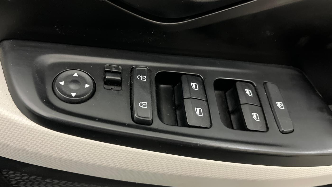 2021 Hyundai Creta EX 1.5 PETROL, Petrol, Manual, 1,13,971 km, Driver Side Door Panels Control