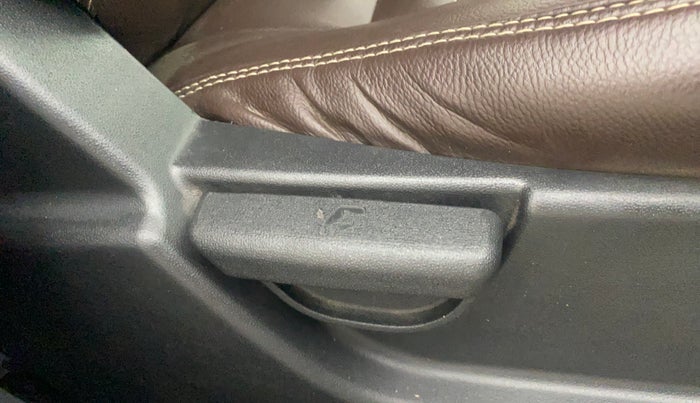 2012 Hyundai i20 SPORTZ 1.4 CRDI, Diesel, Manual, 83,457 km, Driver Side Adjustment Panel