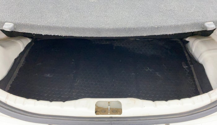 2014 Hyundai Eon MAGNA +, Petrol, Manual, 29,202 km, Boot Inside