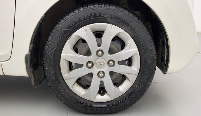 2014 Hyundai Eon MAGNA +, Petrol, Manual, 29,202 km, Right Front Wheel