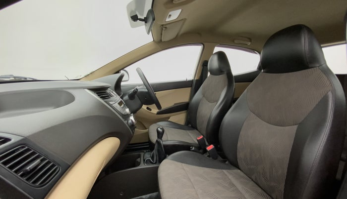 2014 Hyundai Eon MAGNA +, Petrol, Manual, 29,202 km, Right Side Front Door Cabin