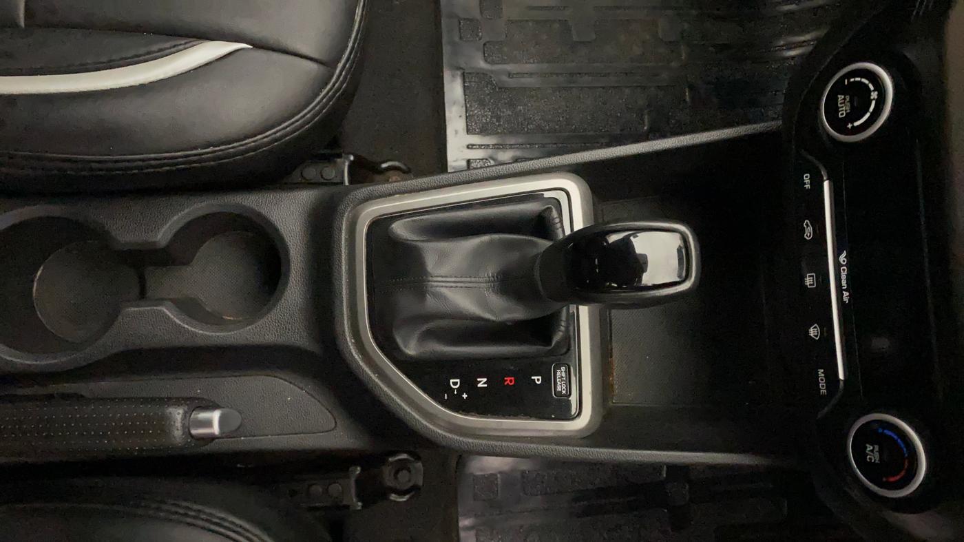 2017 Hyundai Creta SX PLUS AT 1.6 PETROL, Petrol, Automatic, 73,345 km, Gear Lever