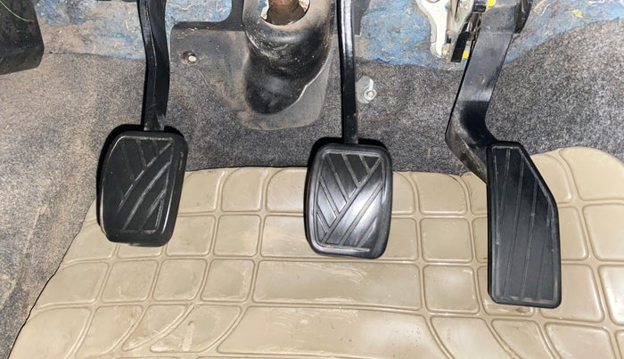 2014 Maruti Celerio VXI, CNG, Manual, 81,613 km, Pedals