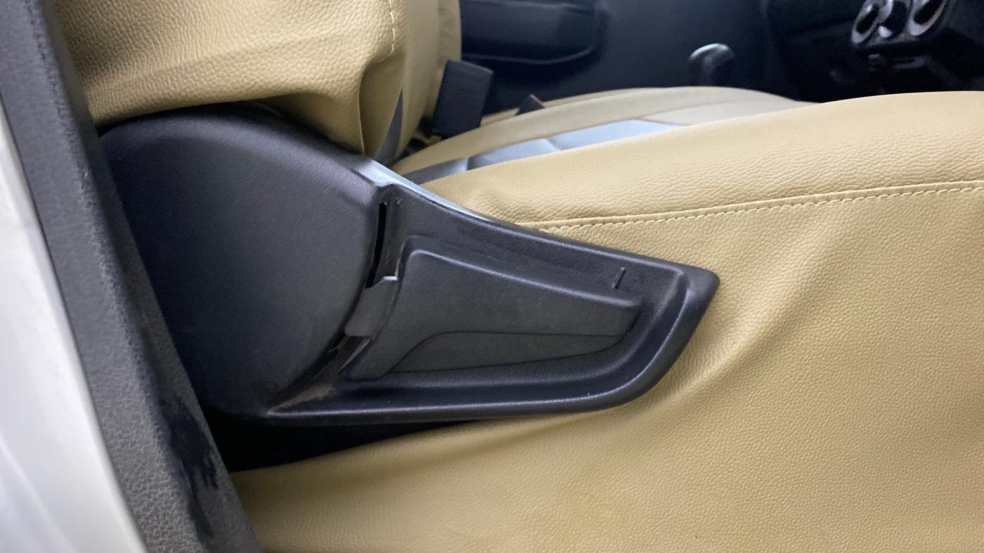 2020 Maruti S PRESSO VXI PLUS AMT, Petrol, Automatic, 32,485 km, Driver Side Adjustment Panel