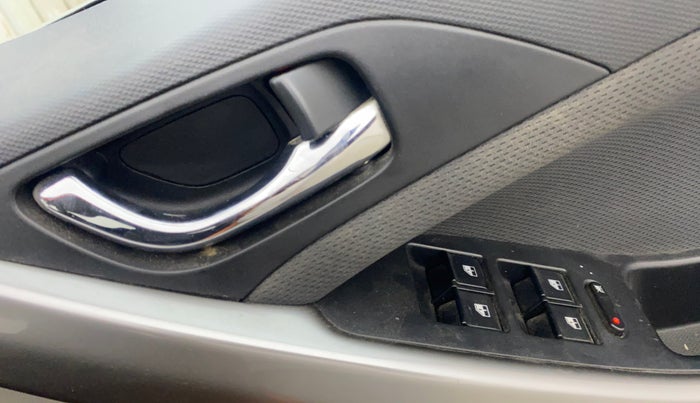 2018 Tata NEXON XZA PLUS PETROL DUAL TONE, Petrol, Automatic, 76,932 km, Driver Side Door Panels Control