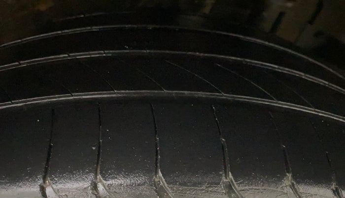 2018 Tata NEXON XZA PLUS PETROL DUAL TONE, Petrol, Automatic, 76,932 km, Left Rear Tyre Tread