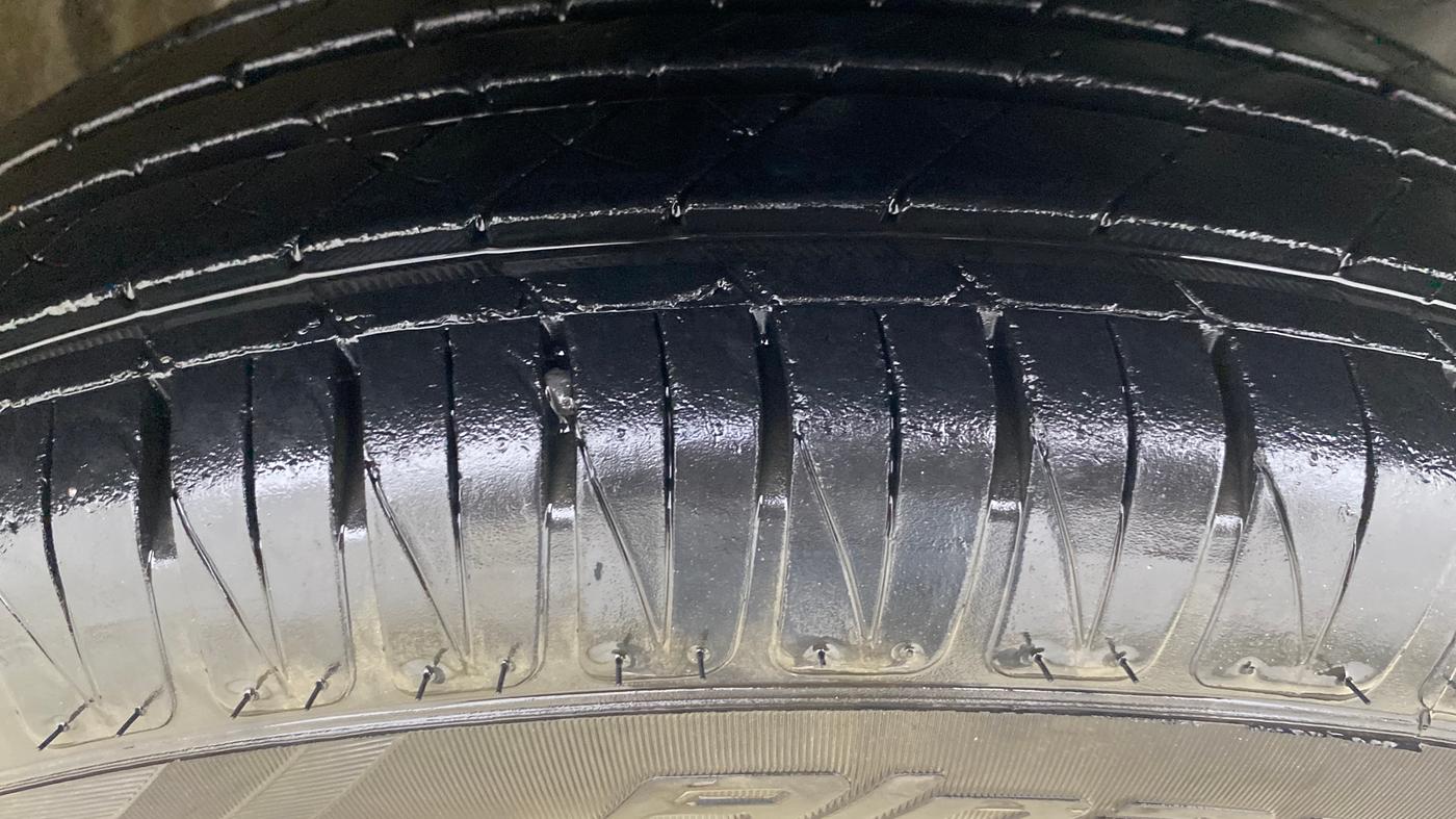 2018 Maruti IGNIS DELTA 1.2 AMT, Petrol, Automatic, 33,700 km, Right Front Tyre Tread