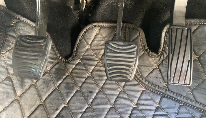 2021 Mahindra XUV300 W4 1.2 PETROL, Petrol, Manual, 34,008 km, Pedals