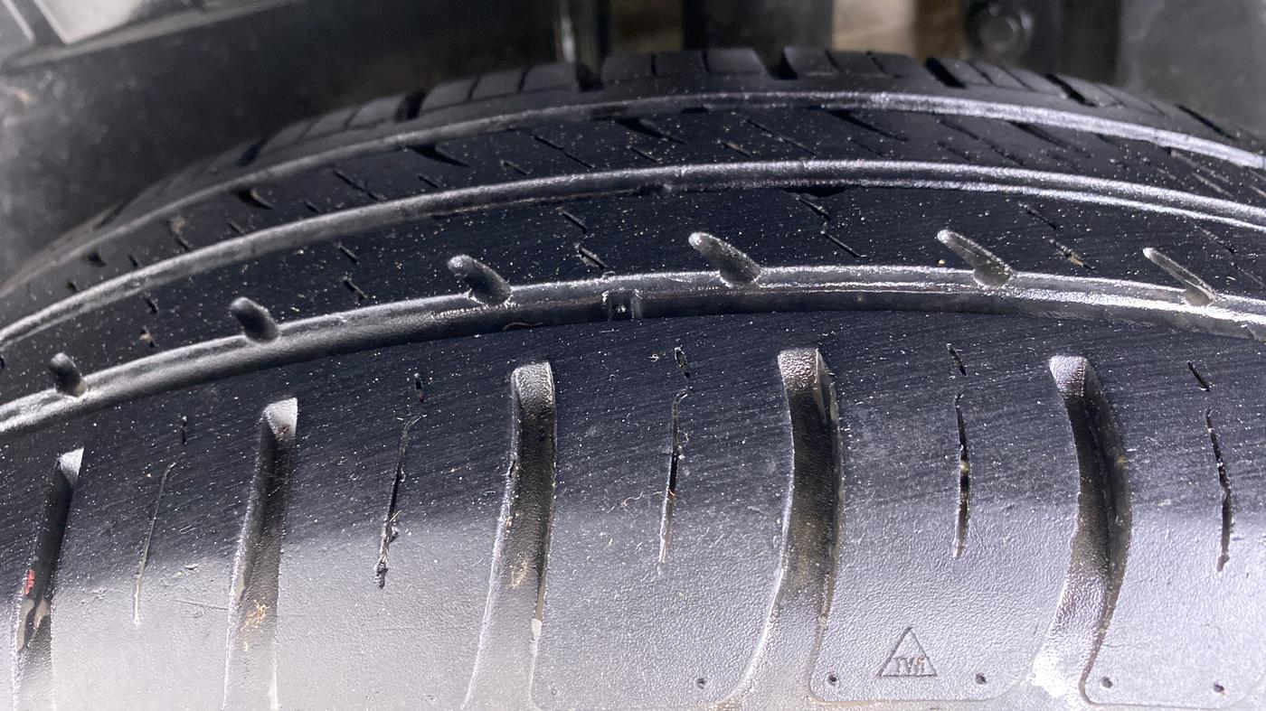 2019 Maruti Dzire VXI, Petrol, Manual, 30,444 km, Left Rear Tyre Tread