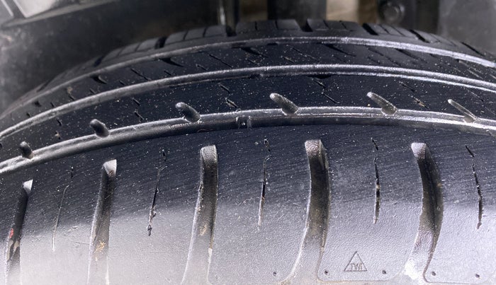 2019 Maruti Dzire VXI, Petrol, Manual, 30,444 km, Left Rear Tyre Tread