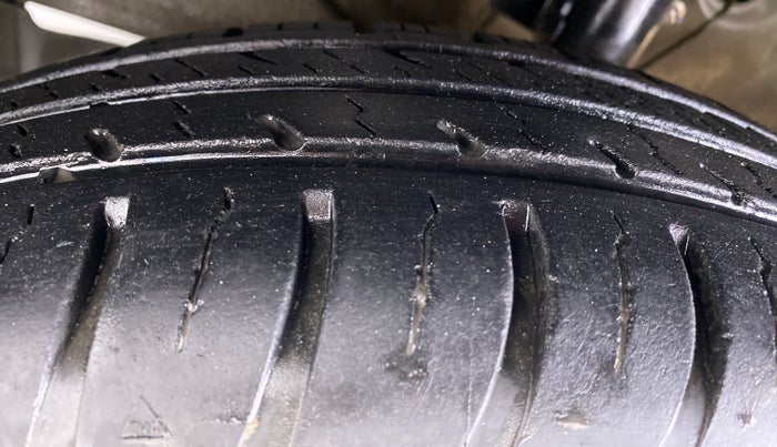 2019 Maruti Dzire VXI, Petrol, Manual, 30,444 km, Left Front Tyre Tread