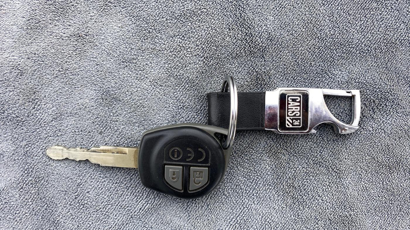 2019 Maruti Dzire VXI, Petrol, Manual, 30,444 km, Key Close Up