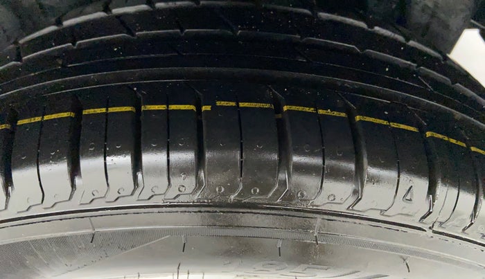2015 Maruti Swift Dzire ZXI 1.2 BS IV, Petrol, Manual, 57,022 km, Left Rear Tyre Tread