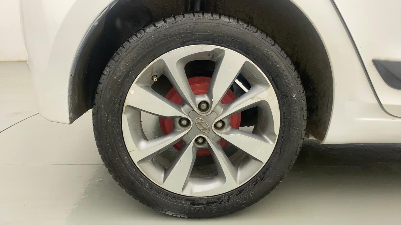 2015 Hyundai Elite i20 SPORTZ 1.2 (O), Petrol, Manual, 72,123 km, Right Rear Wheel
