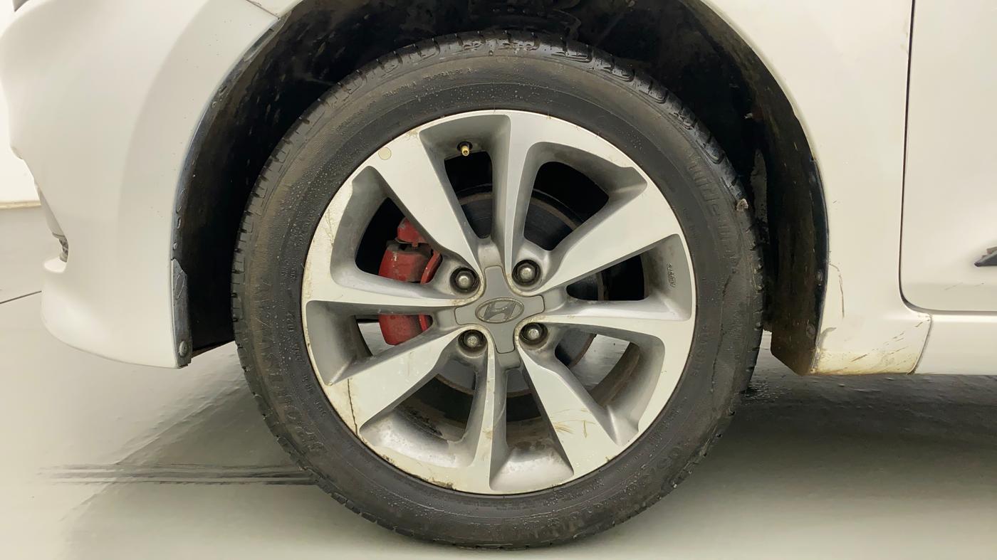 2015 Hyundai Elite i20 SPORTZ 1.2 (O), Petrol, Manual, 72,123 km, Left Front Wheel