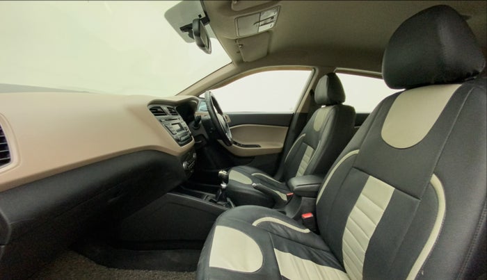 2015 Hyundai Elite i20 SPORTZ 1.2 (O), Petrol, Manual, 72,123 km, Right Side Front Door Cabin