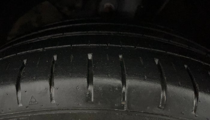 2022 Maruti Baleno ALPHA PETROL 1.2, Petrol, Manual, 62,819 km, Left Front Tyre Tread