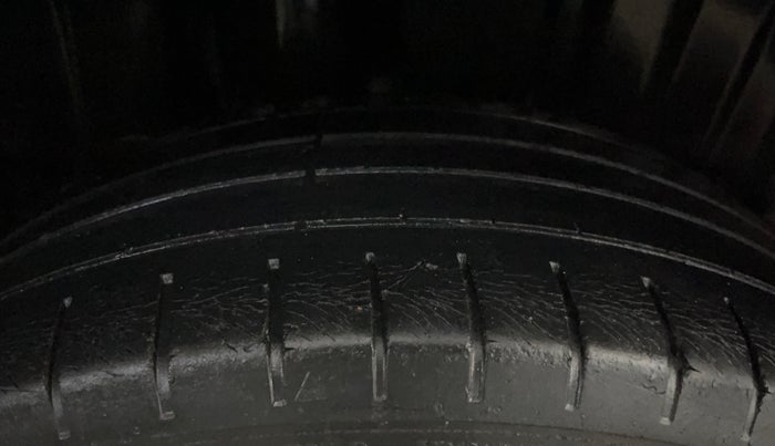 2022 Maruti Baleno ALPHA PETROL 1.2, Petrol, Manual, 62,819 km, Right Rear Tyre Tread