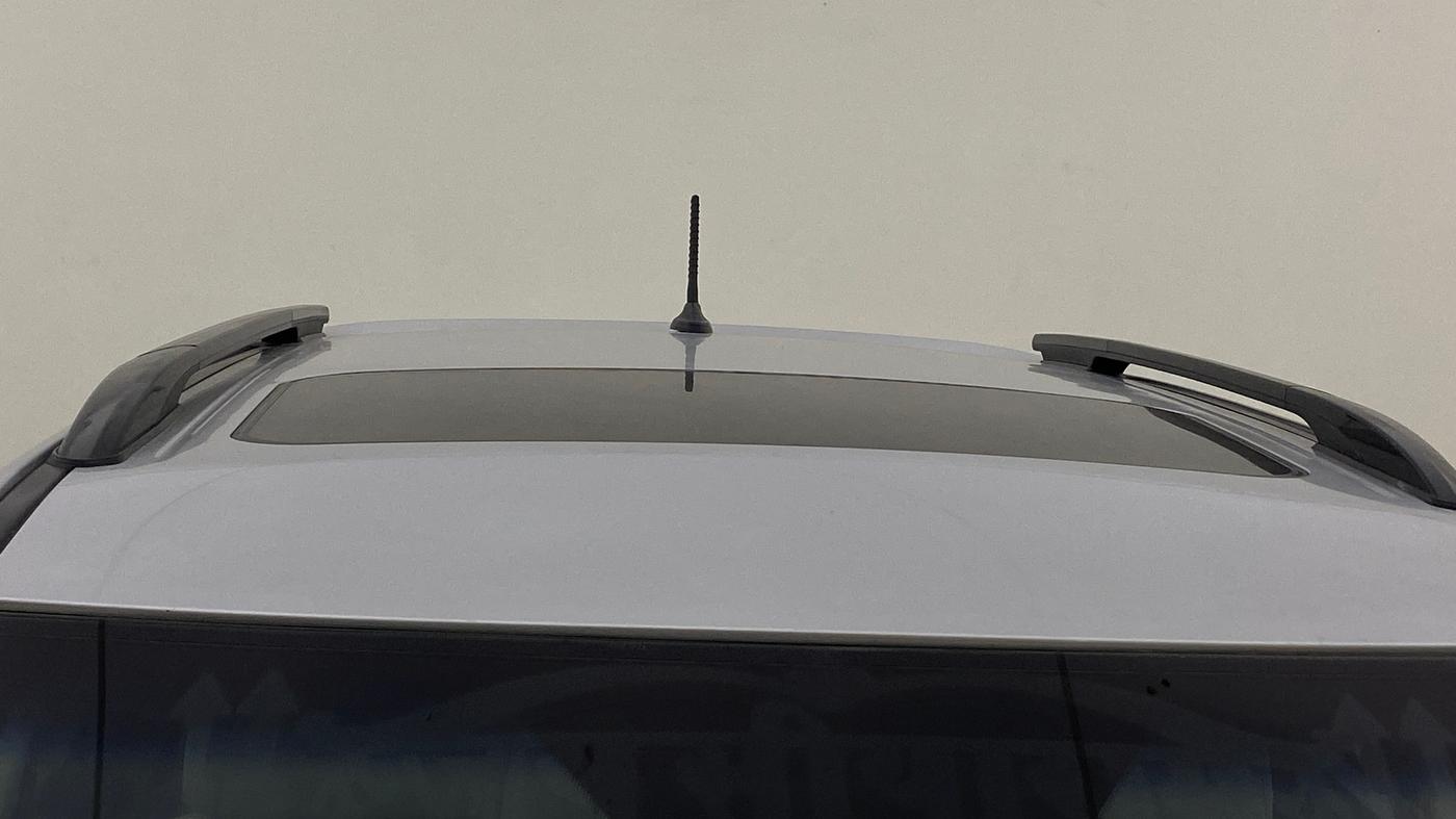 2021 Mahindra XUV300 W8 (O) 1.5 DIESEL, Diesel, Manual, 98,417 km, Moonroof/ Sunroof