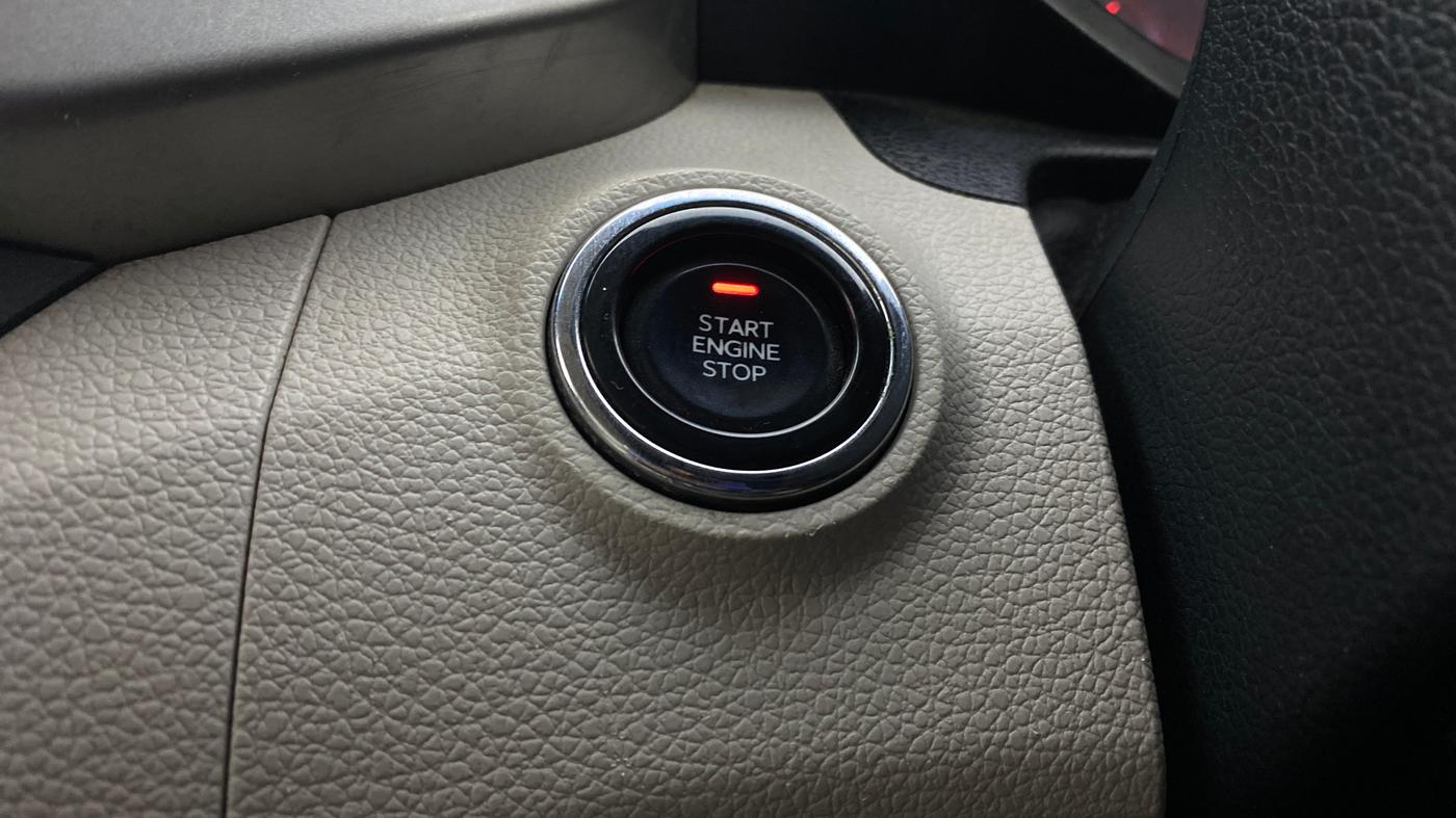 2021 Mahindra XUV300 W8 (O) 1.5 DIESEL, Diesel, Manual, 98,417 km, Keyless Start/ Stop Button