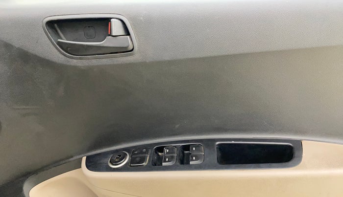 2018 Hyundai Grand i10 MAGNA 1.2 KAPPA VTVT, Petrol, Manual, 92,157 km, Driver Side Door Panels Control