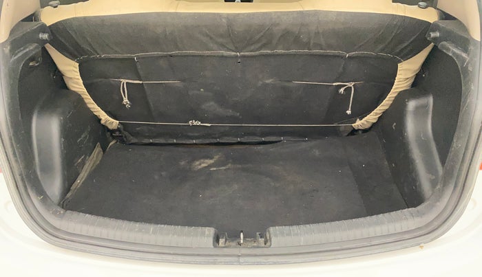 2018 Hyundai Grand i10 MAGNA 1.2 KAPPA VTVT, Petrol, Manual, 92,157 km, Boot Inside