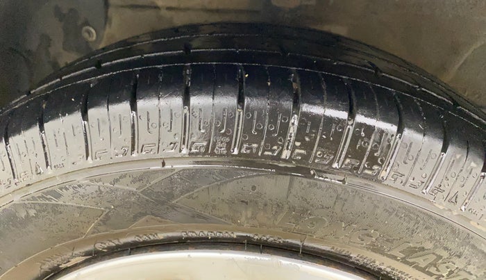 2018 Hyundai Grand i10 MAGNA 1.2 KAPPA VTVT, Petrol, Manual, 92,157 km, Left Front Tyre Tread