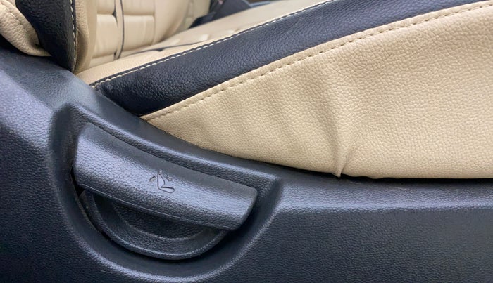 2018 Hyundai Grand i10 MAGNA 1.2 KAPPA VTVT, Petrol, Manual, 92,157 km, Driver Side Adjustment Panel