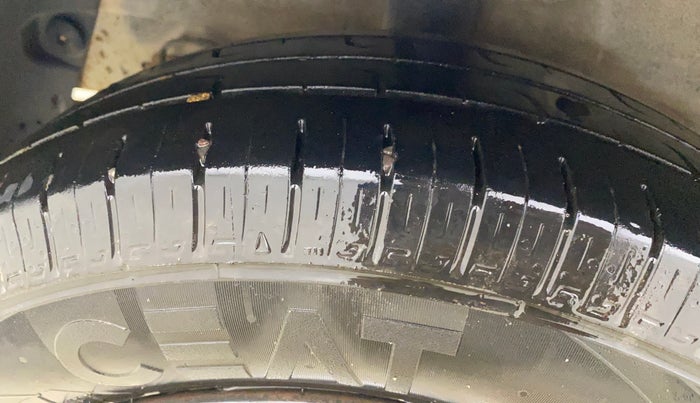 2018 Hyundai Grand i10 MAGNA 1.2 KAPPA VTVT, Petrol, Manual, 92,157 km, Right Rear Tyre Tread