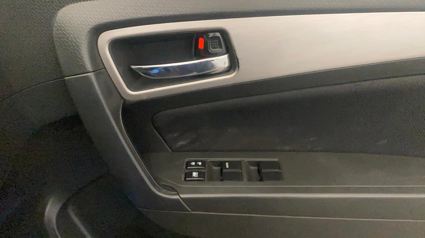 2017 Maruti Vitara Brezza ZDI PLUS DUAL TONE, Diesel, Manual, 83,346 km, Driver Side Door Panels Control