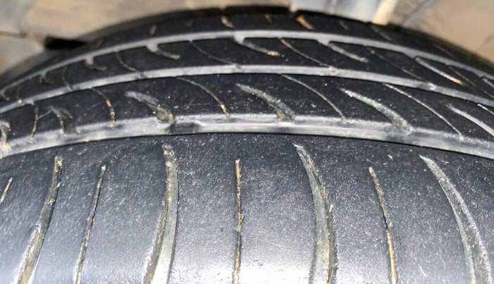 2022 Toyota Glanza E, Petrol, Manual, 48,331 km, Left Front Tyre Tread