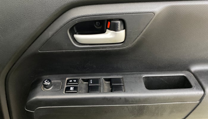 2023 Maruti New Wagon-R ZXI 1.2, Petrol, Manual, 32,418 km, Driver Side Door Panels Control