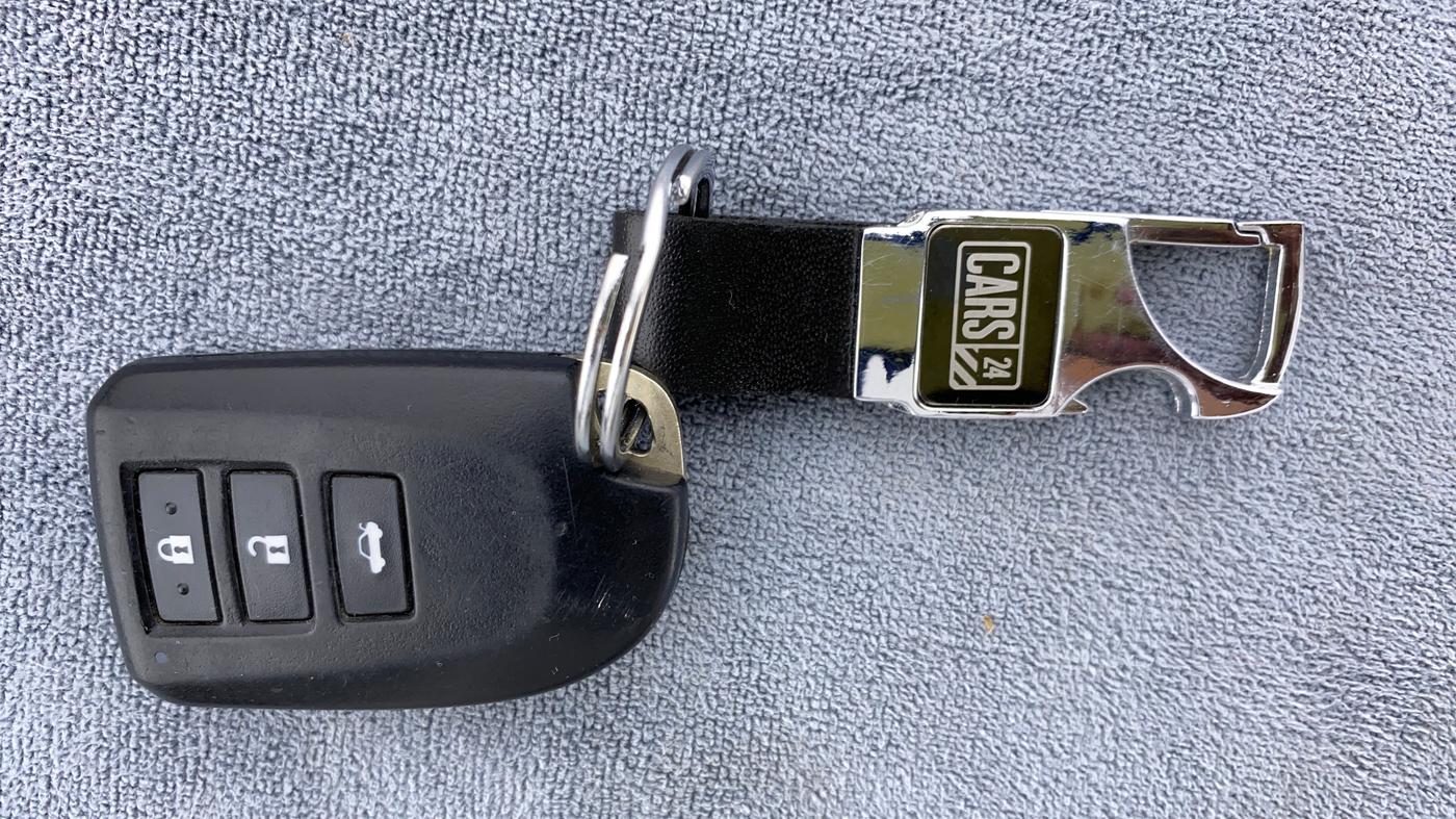 2020 Toyota YARIS G CVT, Petrol, Automatic, 45,616 km, Key Close Up