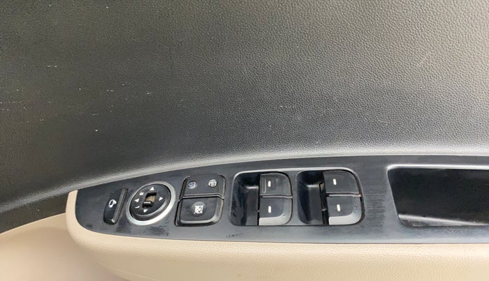 2015 Hyundai Xcent SX AT 1.2 (O), Petrol, Automatic, 57,402 km, Driver Side Door Panels Control