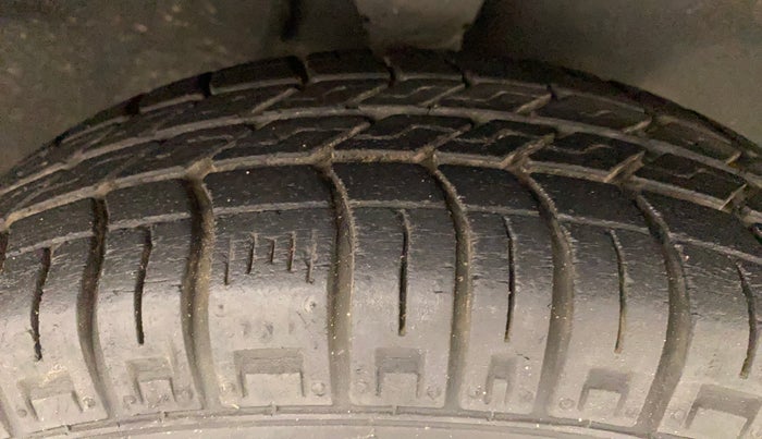 2015 Maruti Alto 800 LXI, Petrol, Manual, 14,383 km, Right Front Tyre Tread