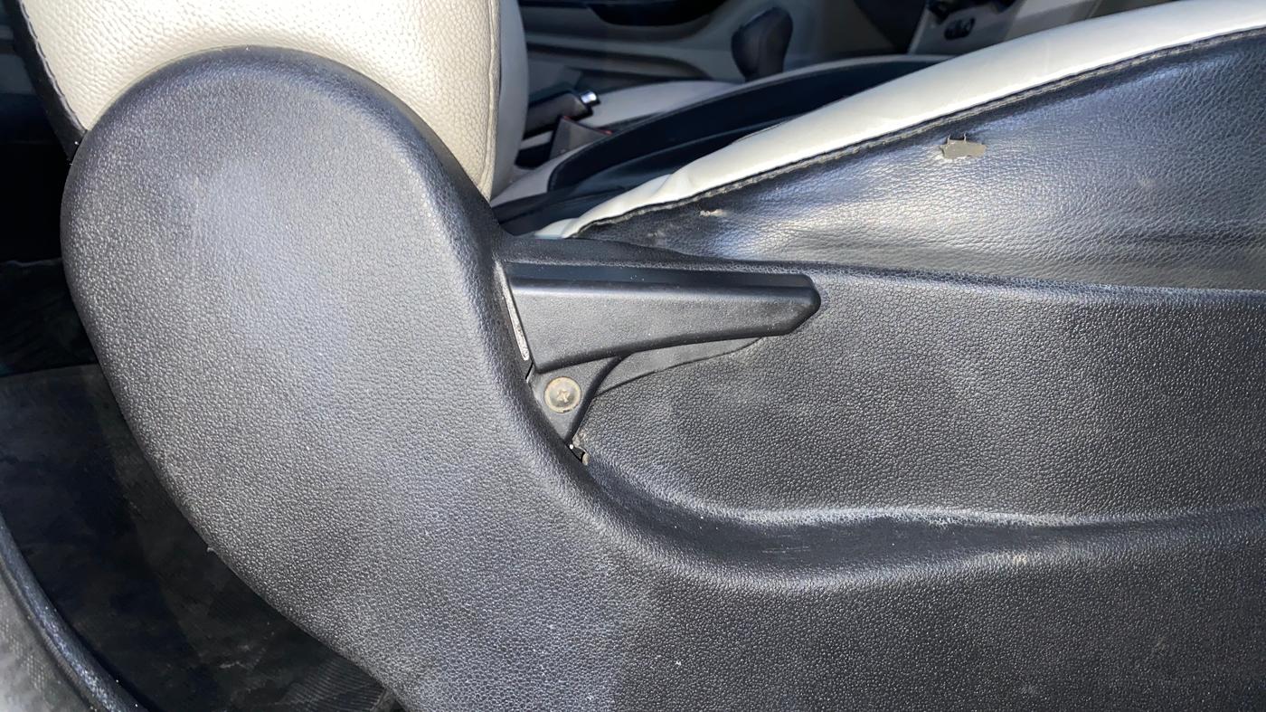 2019 Tata Tiago XT PETROL, CNG, Manual, 96,728 km, Driver Side Adjustment Panel