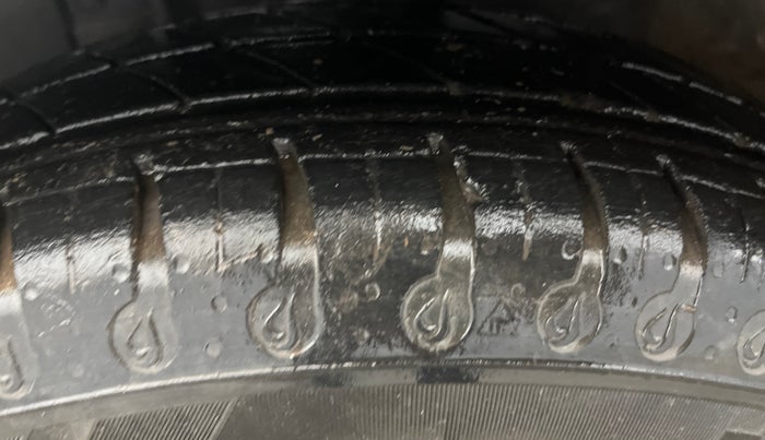 2021 Datsun Redi Go A, Petrol, Manual, 16,675 km, Left Front Tyre Tread