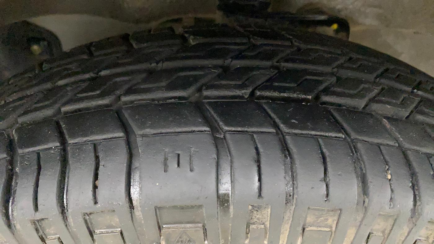 2022 Maruti Eeco 5 STR AC CNG (O), CNG, Manual, 10,893 km, Right Front Tyre Tread